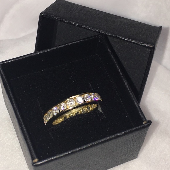 10K Solid Gold CZ Ring - Picture 8 of 11
